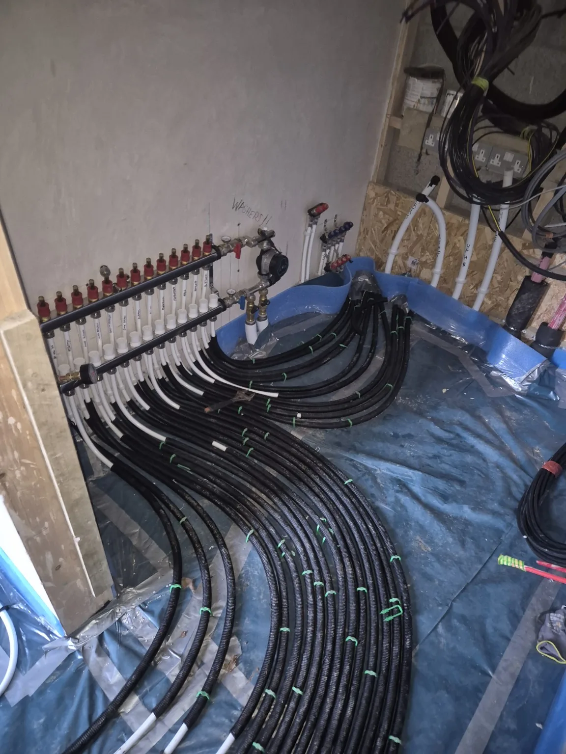UFH manifold and distribution by Farrell Plumbing