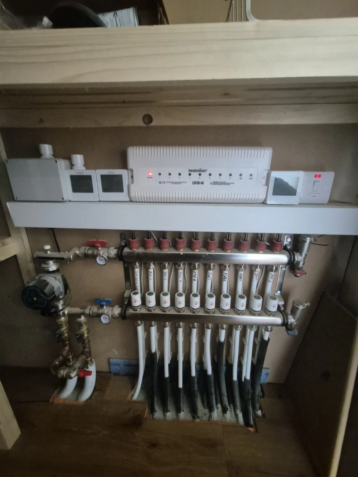 UFH controls and manifold by Farrell Plumbing
