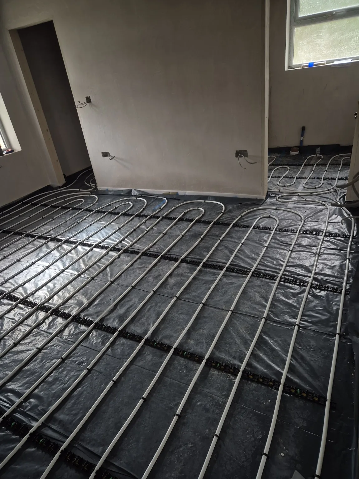 Underfloor heating overlooking the Mournes project photo